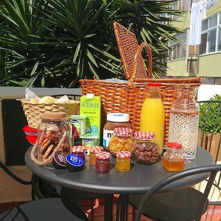 Casa Do Alfaiate Home&Breakfast Almada Bagian luar foto